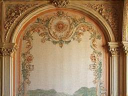 Decorazione murale artistica con motivi rinascimentali